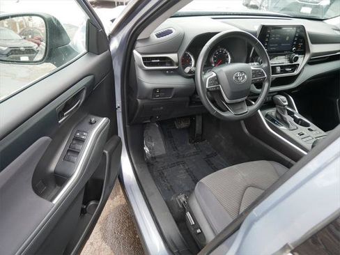 Certified 2022 Toyota Highlander LE image 10