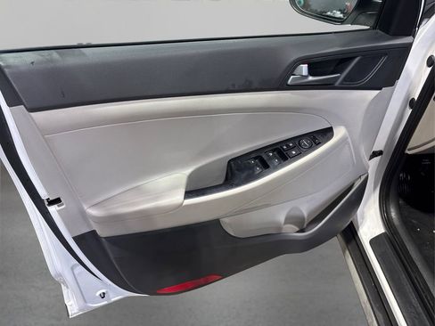 Used 2017 Hyundai Tucson Sport image 23