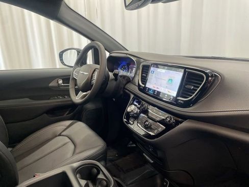 New 2026 Chrysler Pacifica Select image 28