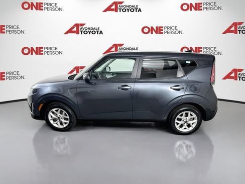 Used 2025 Kia Soul LX w/ LX Technology Package FWD image 4