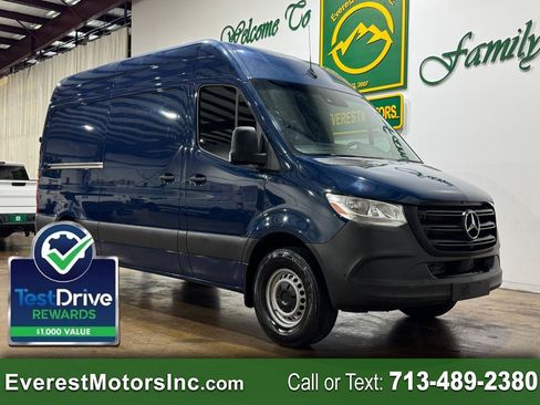 Used 2024 Mercedes-Benz Sprinter 2500 image 1