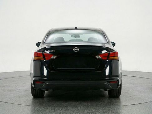 Used 2025 Nissan Altima 2.5 SV image 7