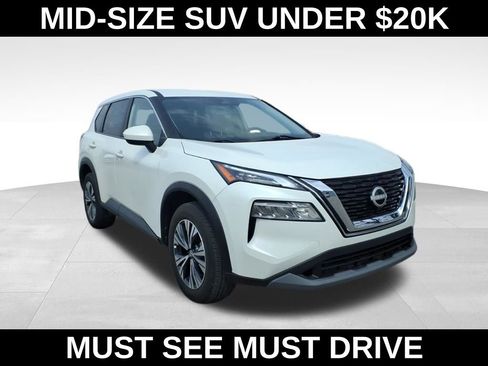 Used 2023 Nissan Rogue SV image 2