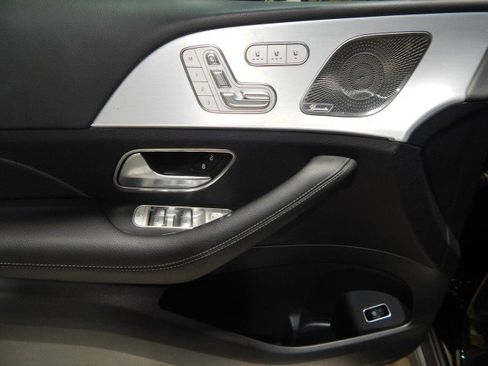 Used 2024 Mercedes-Benz GLS 450 4MATIC image 12