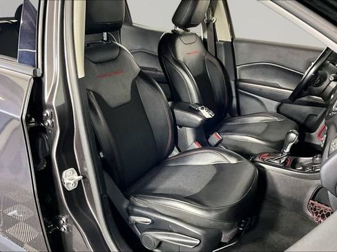 Used 2020 Jeep Compass Trailhawk AWD/4WD image 27