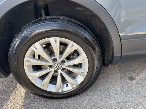 Used 2018 Volkswagen Tiguan S image 6