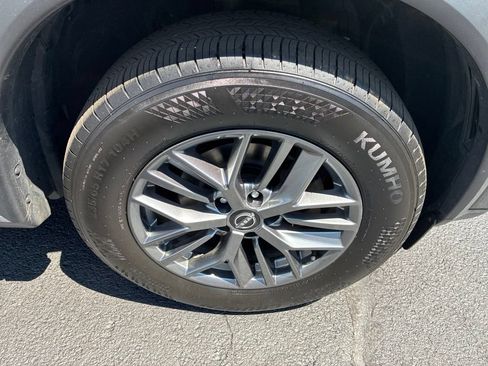 Used 2023 Nissan Rogue S AWD/4WD image 9