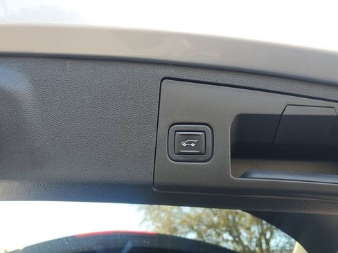 Used 2021 Cadillac XT4 Sport image 25