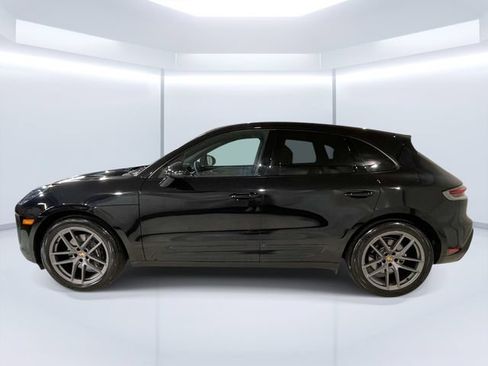 Certified 2026 Porsche Macan AWD/4WD image 4