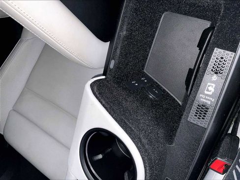 Used 2022 Porsche Taycan 4S image 29