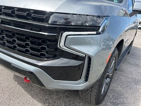 Used 2023 Chevrolet Suburban Z71 w/ Luxury Package image 9