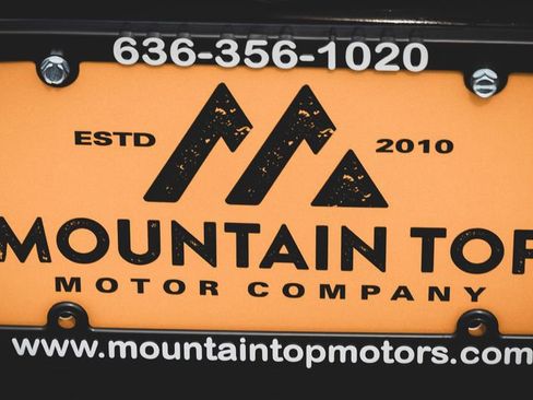 Used 2017 Cadillac Escalade ESV Luxury image 3