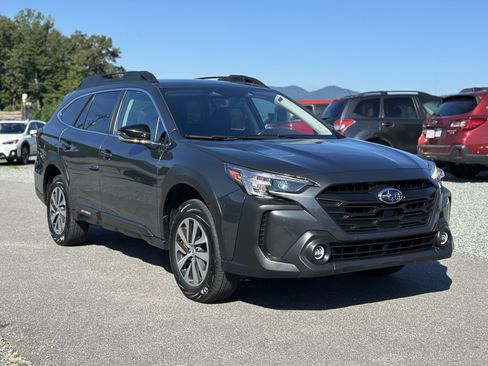 Used 2024 Subaru Outback Premium AWD/4WD image 1