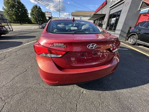 Used 2016 Hyundai Elantra SE image 4