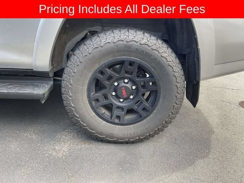 Used 2020 Toyota 4Runner TRD Off-Road AWD/4WD image 5