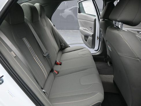 New 2025 Hyundai Elantra Sport image 28