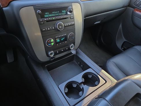 Used 2014 GMC Yukon SLT AWD/4WD image 25