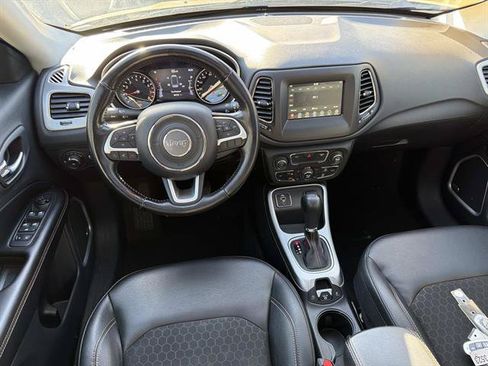 Used 2021 Jeep Compass Latitude w/ Sun and Sound Group FWD image 8