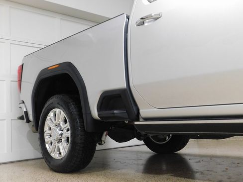 Used 2022 GMC Sierra 3500 Denali w/ Technology Package image 8