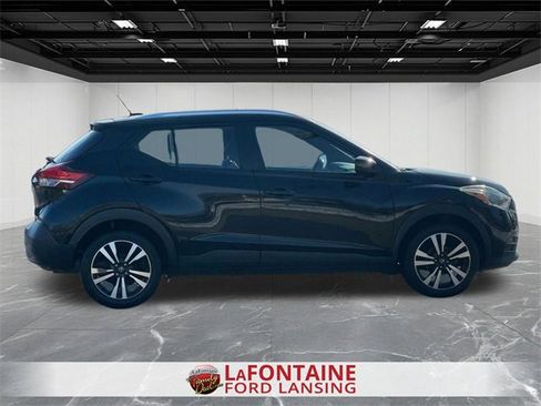 Used 2019 Nissan Kicks SV image 6