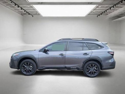 Used 2025 Subaru Outback Onyx Edition AWD/4WD image 2