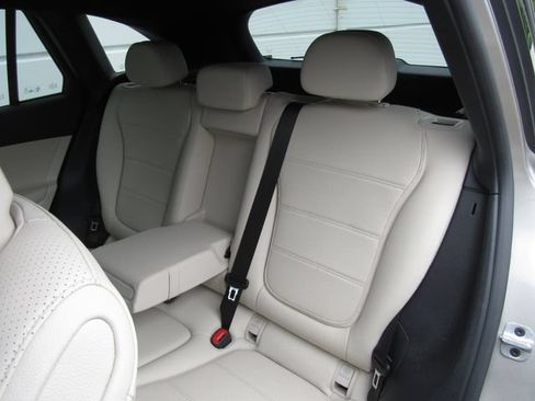 Used 2023 Mercedes-Benz GLC 300 4MATIC image 15