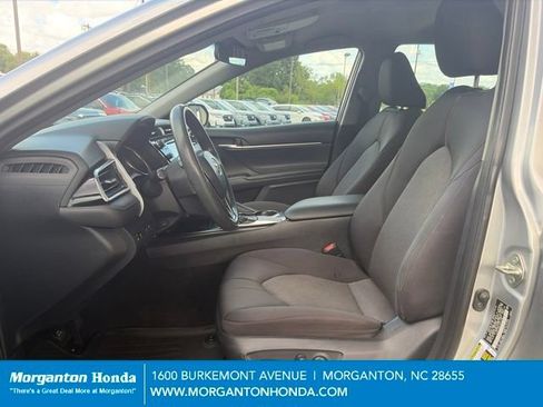 Used 2018 Toyota Camry LE FWD image 13