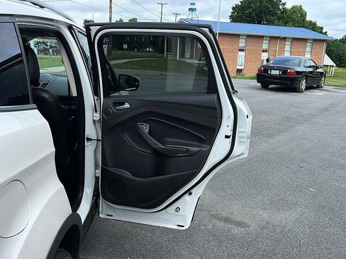 Used 2013 Ford Escape Titanium AWD/4WD image 29