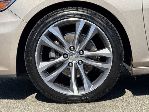 Used 2023 Chevrolet Malibu LT FWD image 33