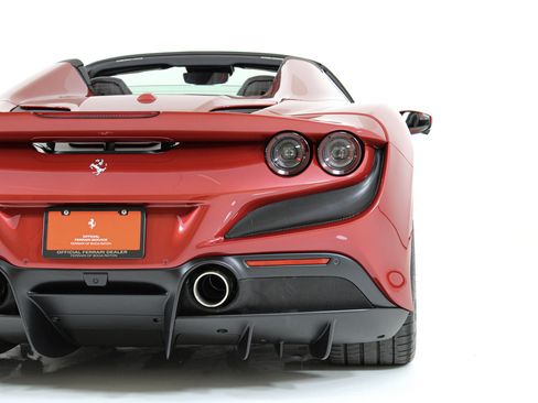 Certified 2023 Ferrari F8 Tributo RWD image 33