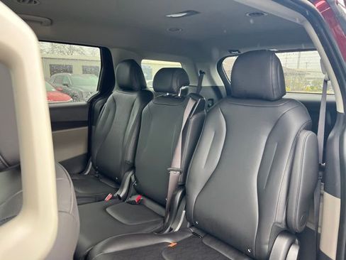 New 2026 Kia Carnival LXS FWD image 13