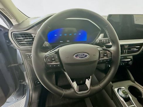 Used 2025 Ford Escape Platinum w/ Premium Technology Package image 16