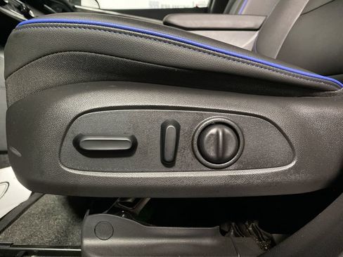 Used 2024 Buick Envista Sport Touring w/ Convenience I Package FWD image 12