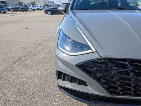 Used 2023 Hyundai Sonata SEL w/ Preferred Accessory Package image 12