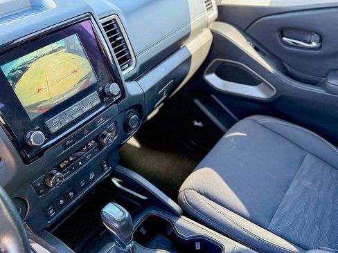 Used 2024 Nissan Frontier SV w/ SV Convenience Package RWD image 37