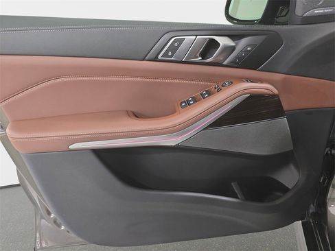 Used 2023 BMW X5 sDrive40i w/ Executive Package image 23