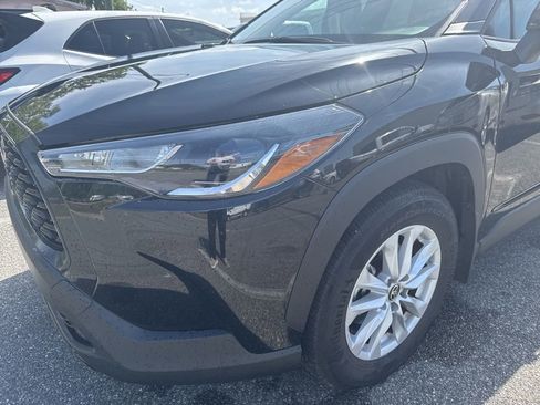 Used 2023 Toyota Corolla Cross LE AWD/4WD image 2