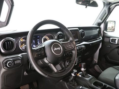 Used 2022 Jeep Wrangler Unlimited Sport AWD/4WD image 13