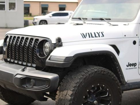 Used 2021 Jeep Gladiator Sport AWD/4WD image 5