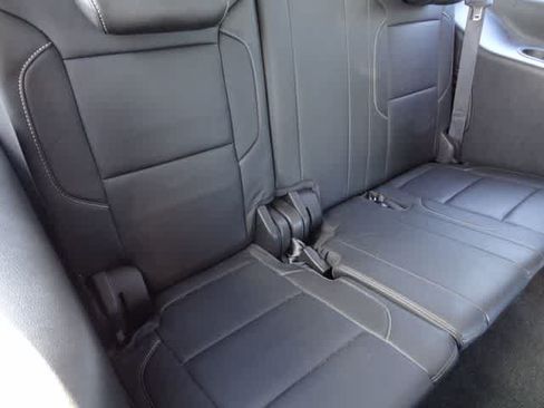 Used 2018 GMC Yukon SLT AWD/4WD image 11