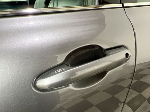 Used 2023 Toyota Crown Limited image 15