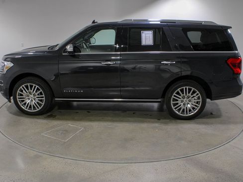 Used 2023 Ford Expedition Platinum image 4