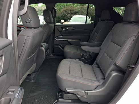 Used 2024 Chevrolet Traverse Z71 AWD/4WD image 11
