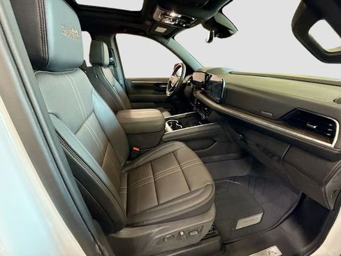 New 2026 Chevrolet Tahoe High Country AWD/4WD image 32