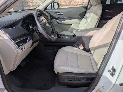 Used 2023 Cadillac XT4 Luxury w/ Driver Awareness Package image 17