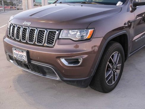 Used 2021 Jeep Grand Cherokee Limited AWD/4WD image 11
