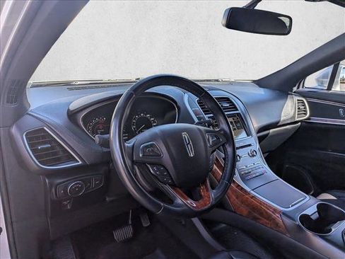 Used 2018 Lincoln MKX Reserve image 10