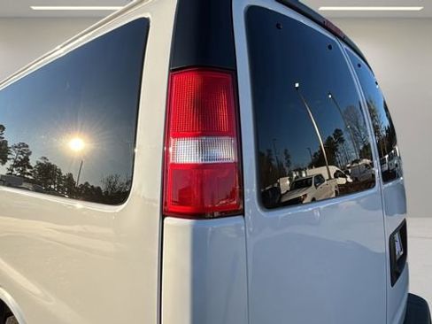 Used 2024 Chevrolet Express 3500 LT w/ LT Preferred Equipment Group image 31
