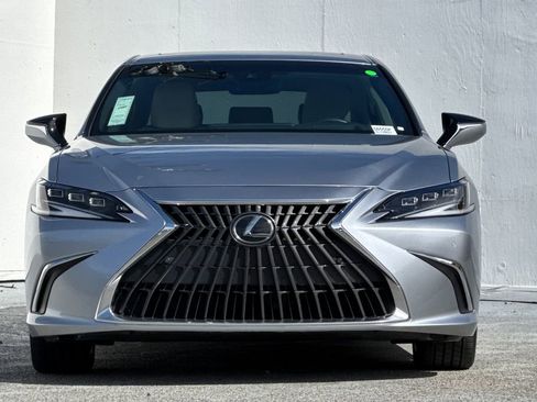 Used 2024 Lexus ES 300h w/ Premium Package image 8