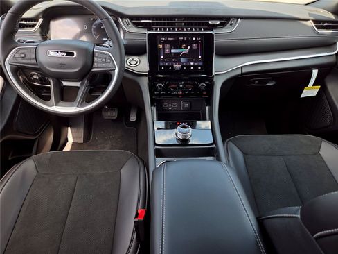 New 2025 Jeep Grand Cherokee Altitude RWD image 41